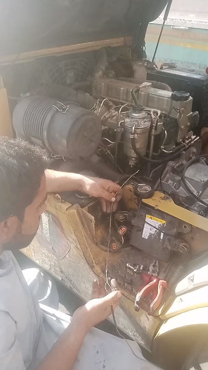 Auto mechanic technician workshop Raheel