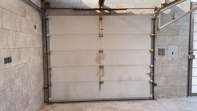 Automatic door feeting