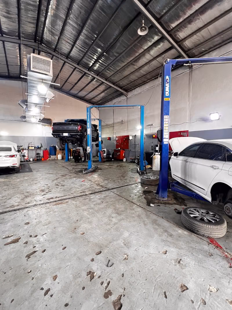 AWS - Car service center