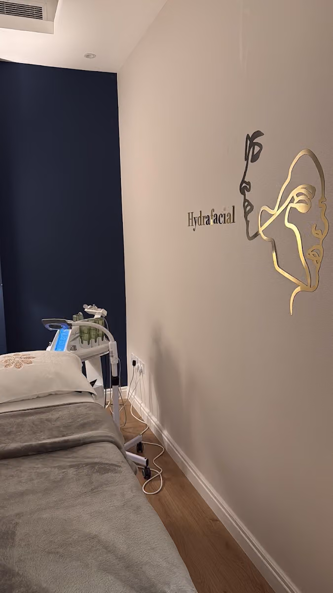 عيادات أديم | Adeem Clinics