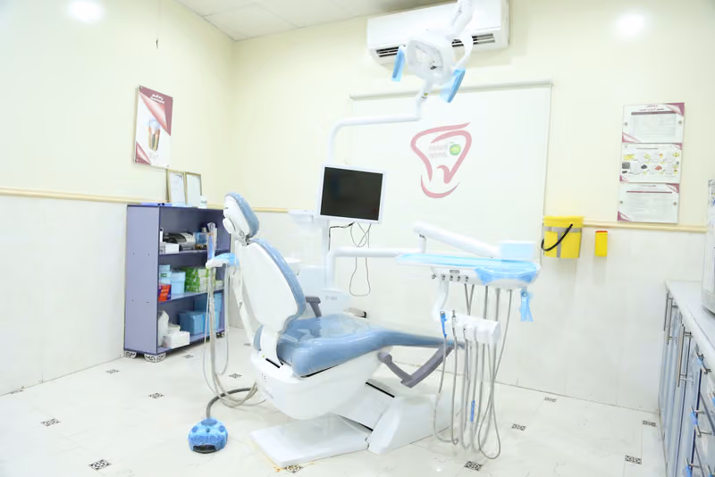 عيادات الفارابي لطب الأسنان النسيم