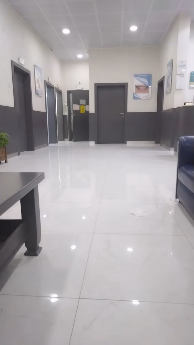 عيادات الفارابي لطب الأسنان مخرج 6