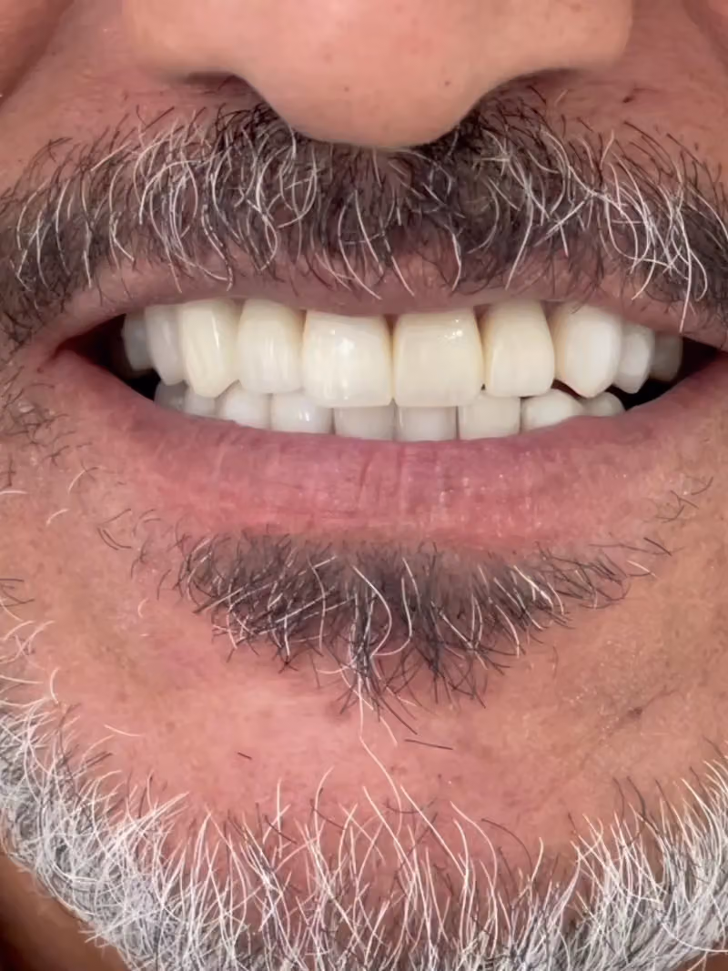 ‎عيادات ارض الطب جيوميد لتركيبات و زراعة الاسنان وجراحة الوجة والفكين