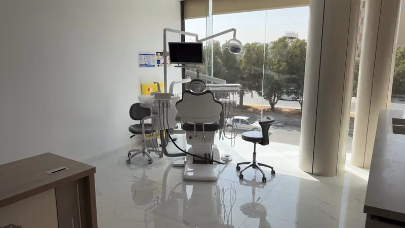 عيادات برايت سمايل فرع اشبيلية