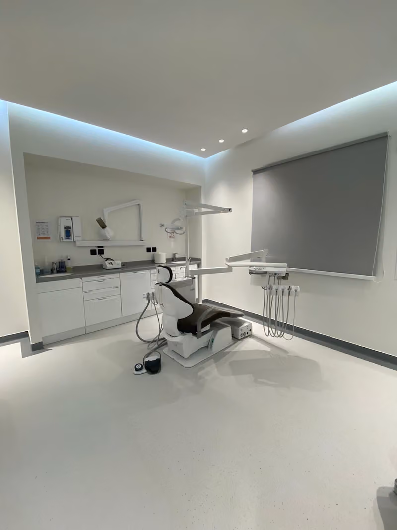 عيادات دنترا حي السويدي الغربي - Dentra Clinic