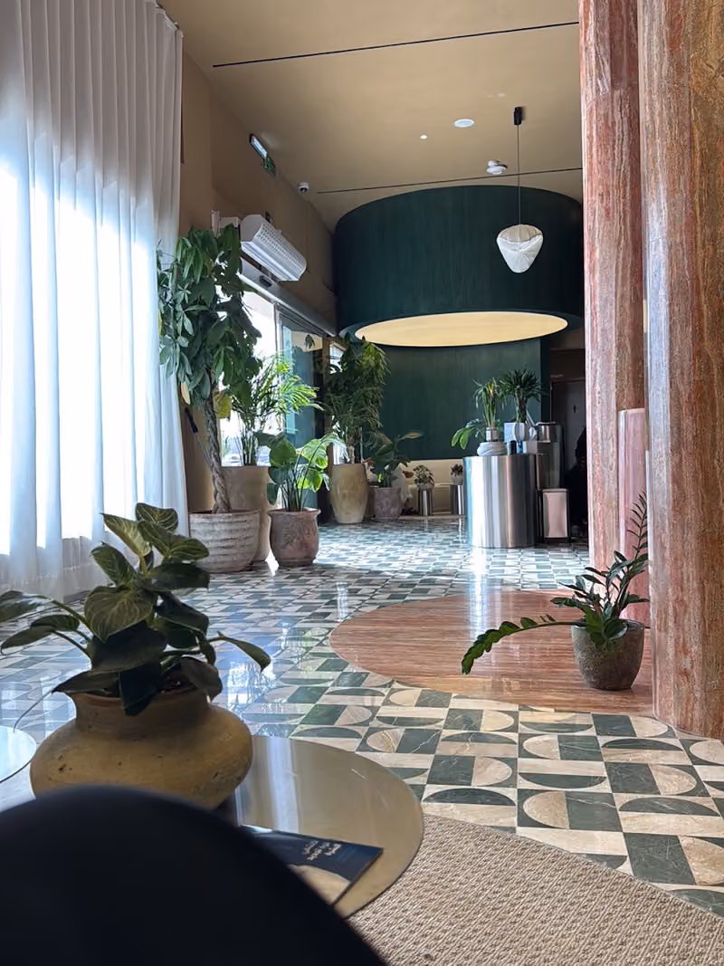 عيادات إسنس لطب الجلدية