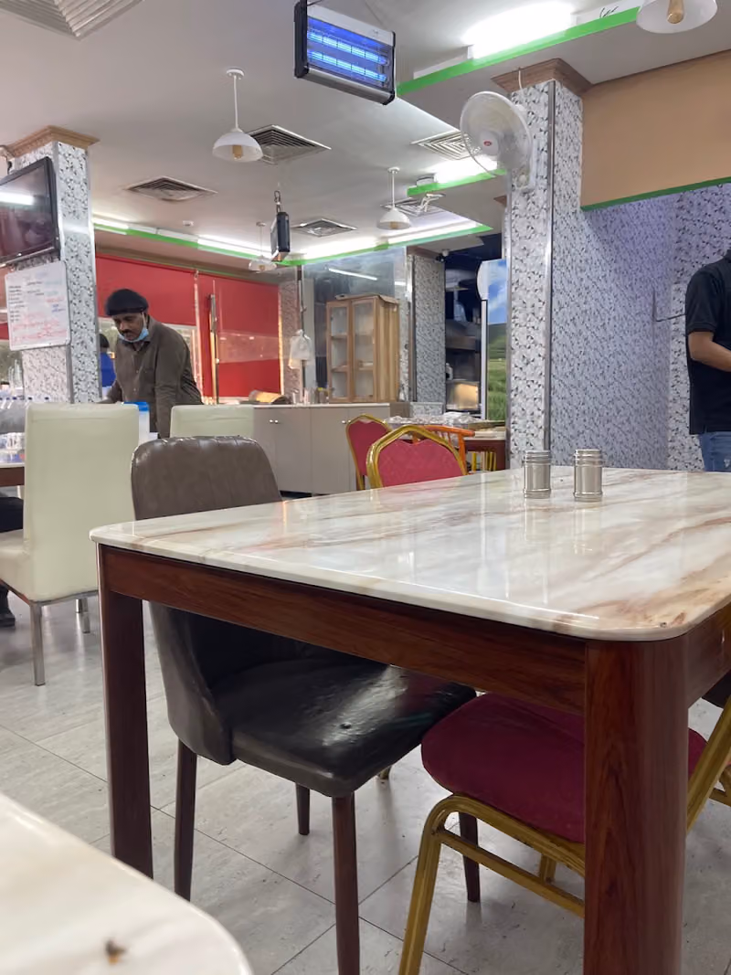 Bombay Restaurantബോംബെ/ഉസ്താദ്