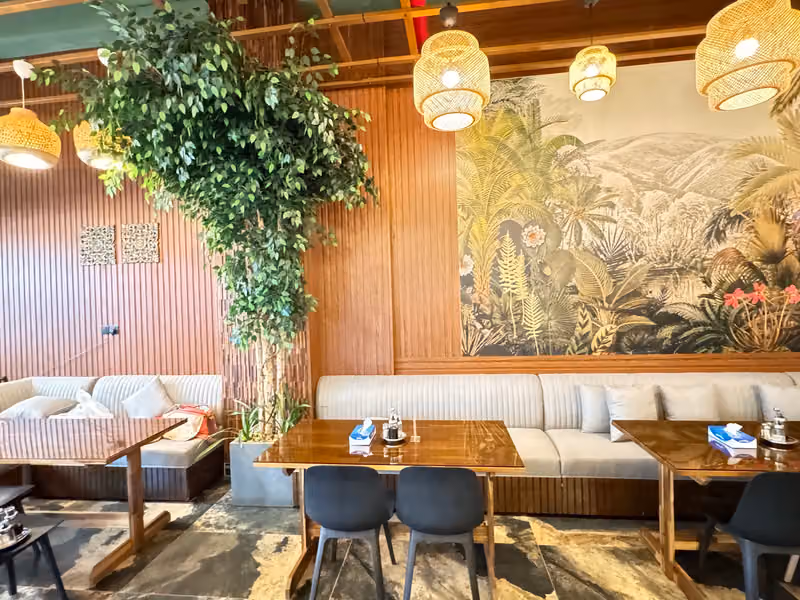 Azian Hauz Restaurant for Thai & Filipino Food