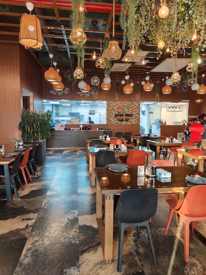 Azian Hauz Restaurant for Thai & Filipino Food