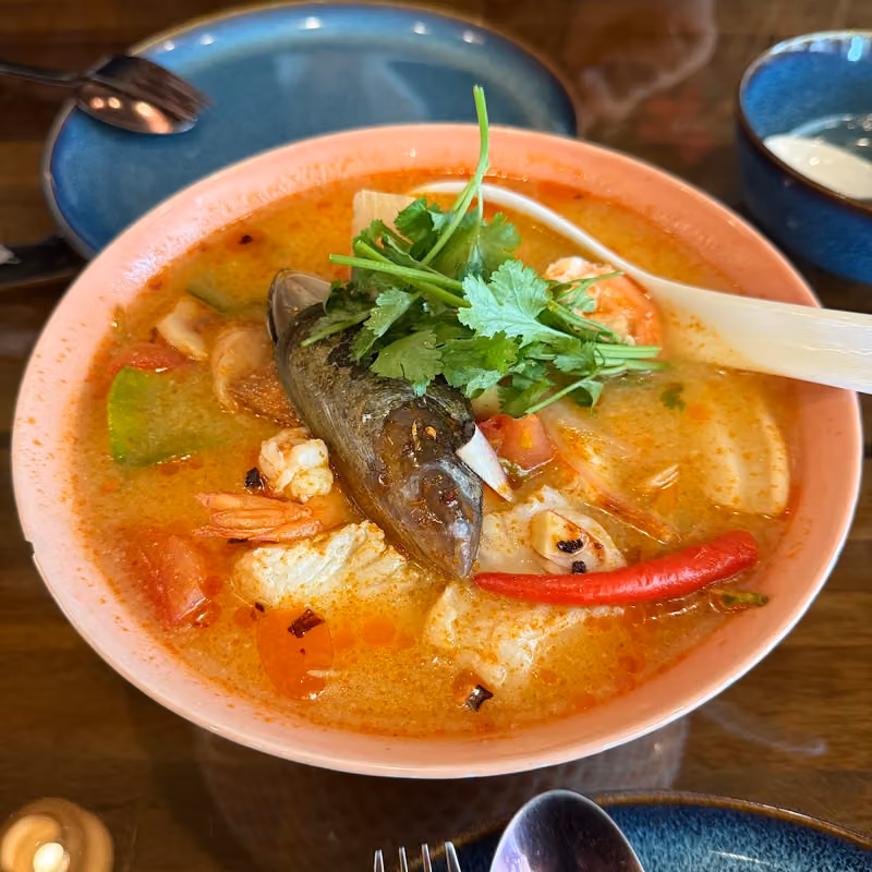 Azian Hauz Restaurant for Thai & Filipino Food