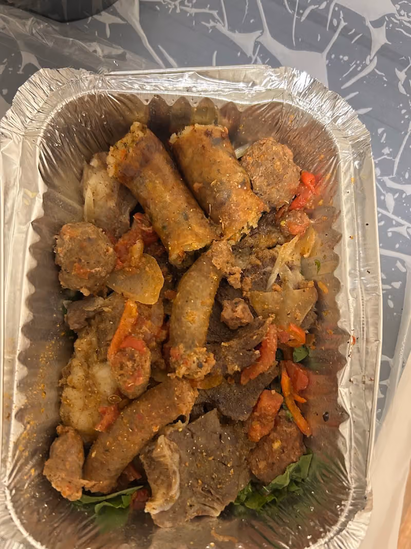 عزيزة