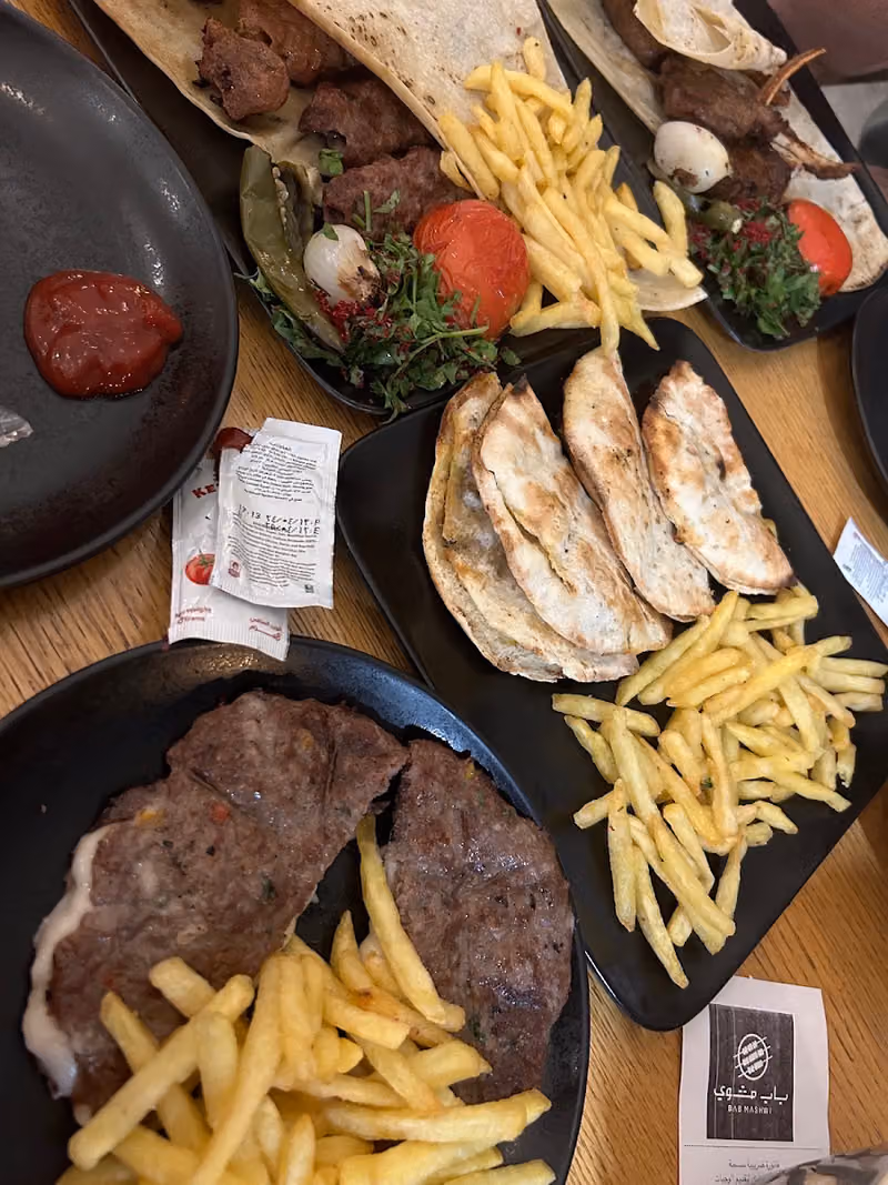 مطعم باب مشوي