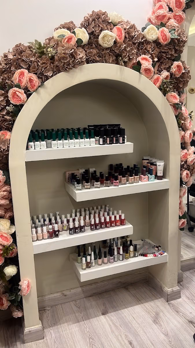 Bab Ward Salon