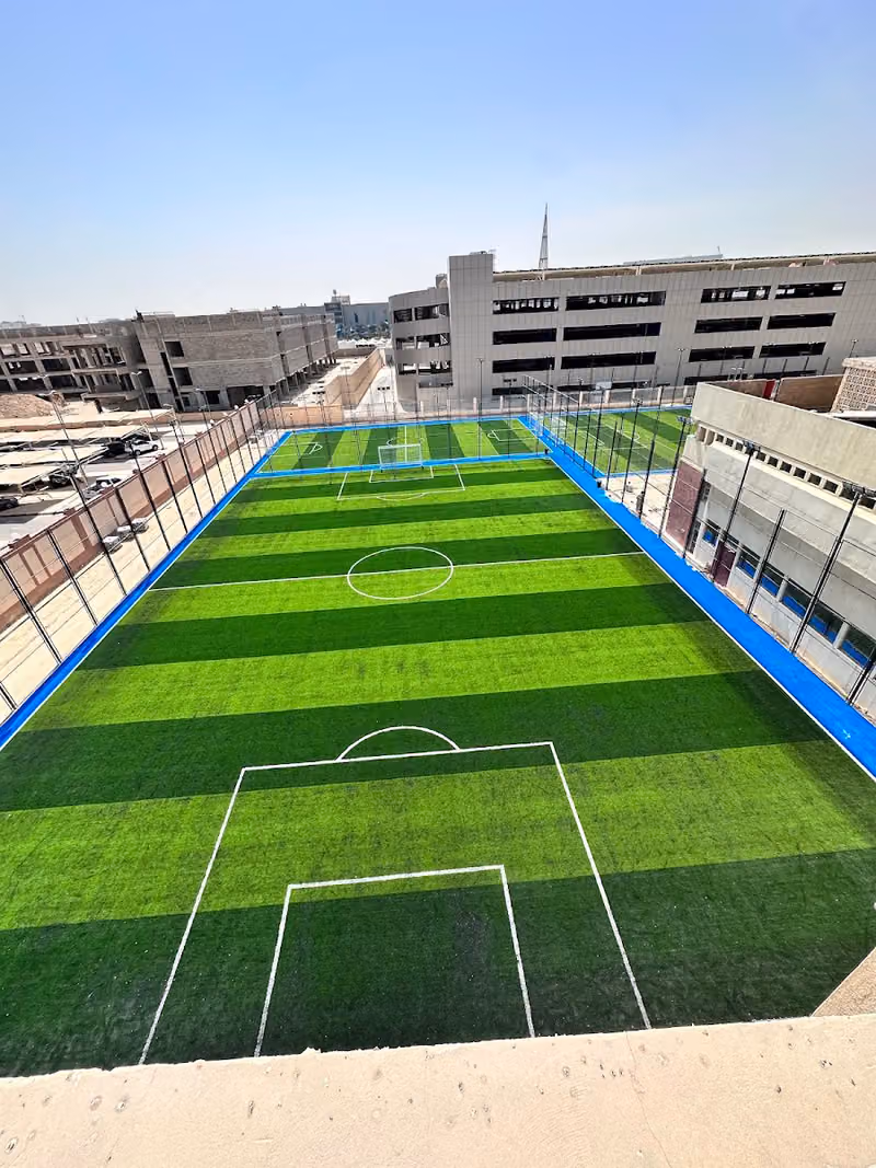 بادل و ملاعب ون تو كلية الاتصالات حي المرسلات