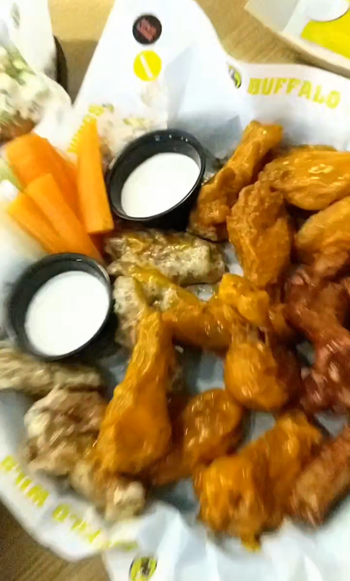 بافالو وايلد وينجز