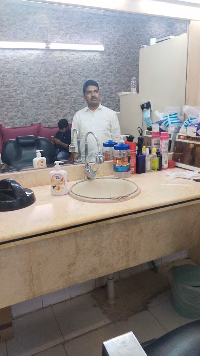 Barber Of Saleem Mansoori
