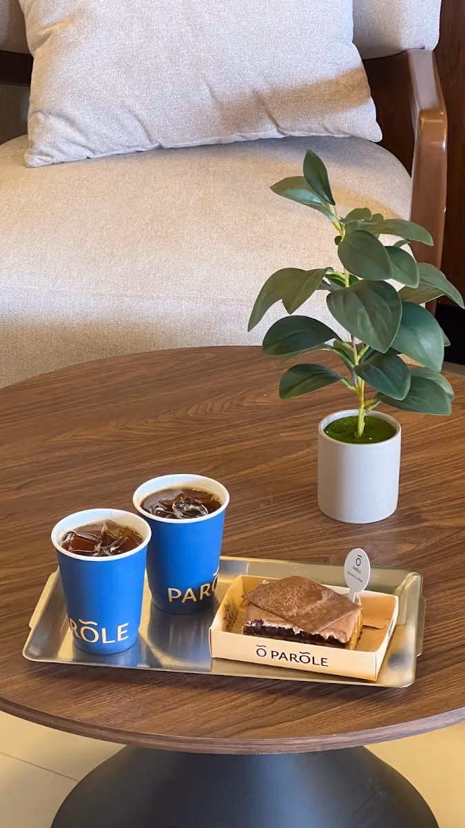 Parole Cafe (الوادي)