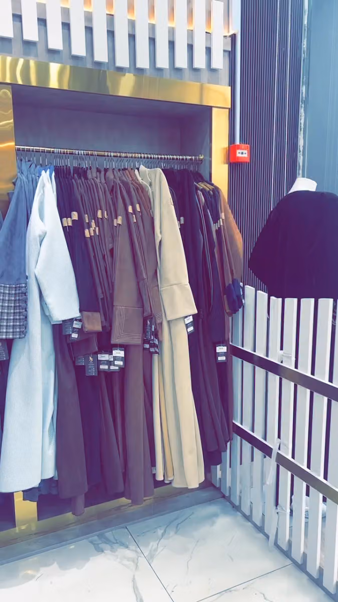 بلاك مارك للعبايات