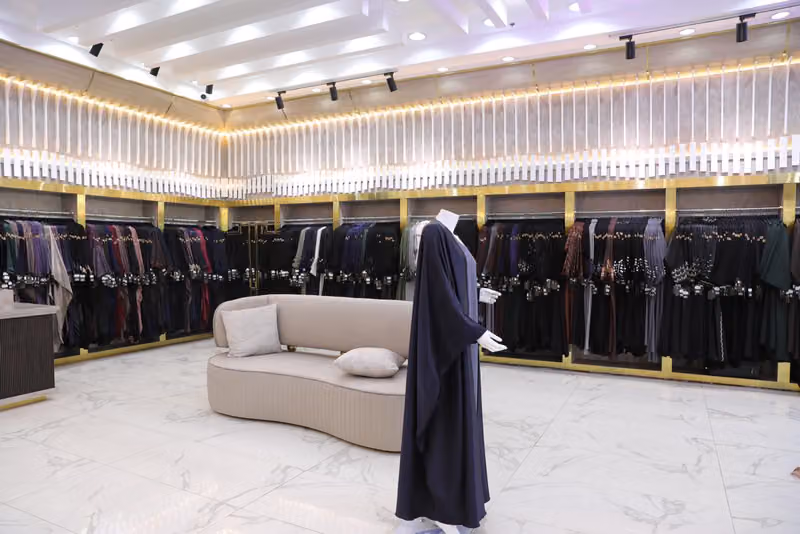 بلاك مارك للعبايات