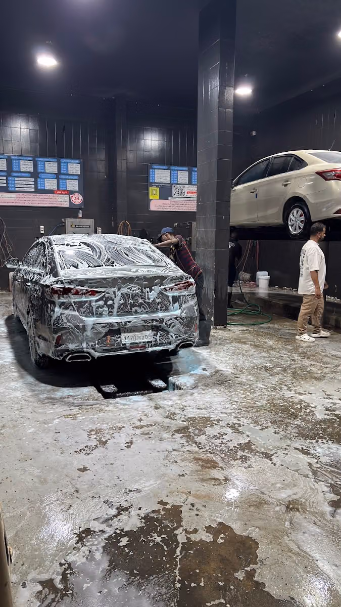 بلاك شاين غسيل بستم و جلي Black Shine Car Wash