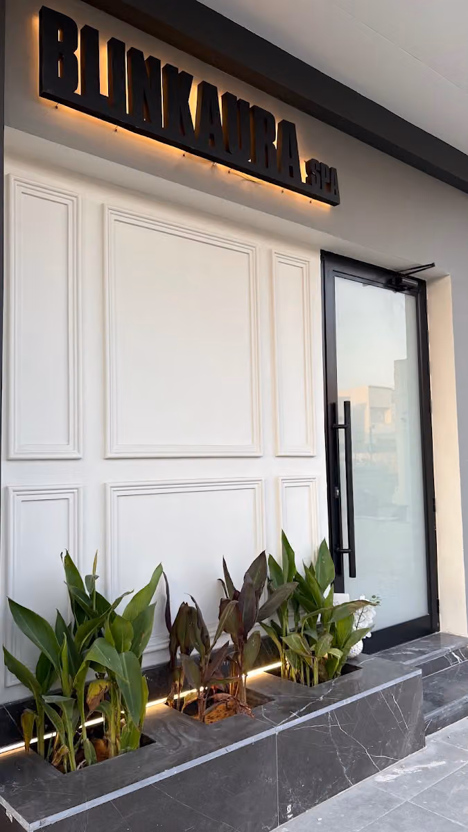 BlinkAura Spa | بلينك اورا سبا – Nail & Beauty Salon