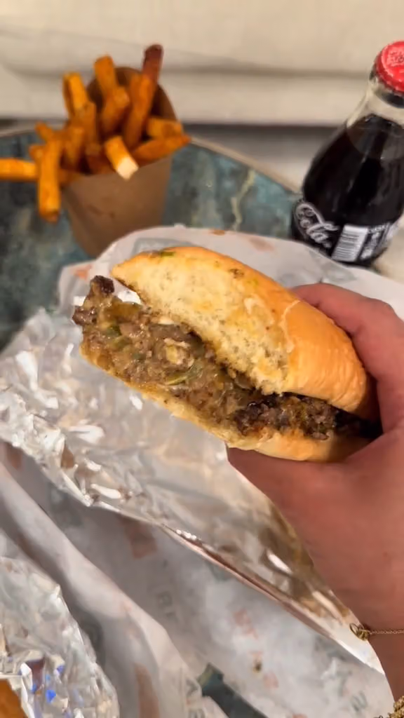 Bly’s بيليز