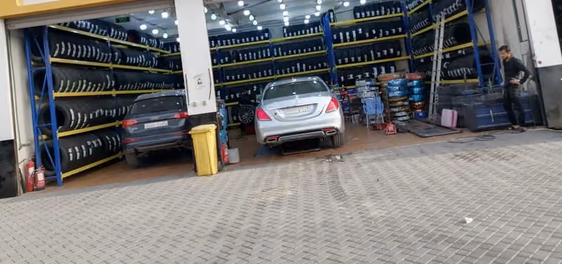 بنشر كفرات و بطاريات Tire and battery repair