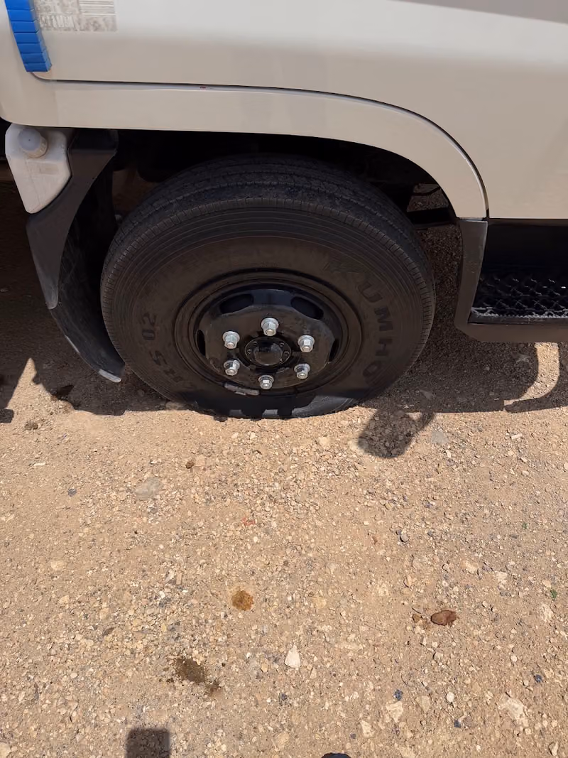 بنشر متنقل كفرات وبطاريات