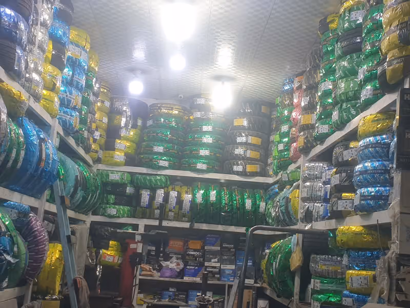 بنشر وبطاريات صالحه ناصر الصيعري
