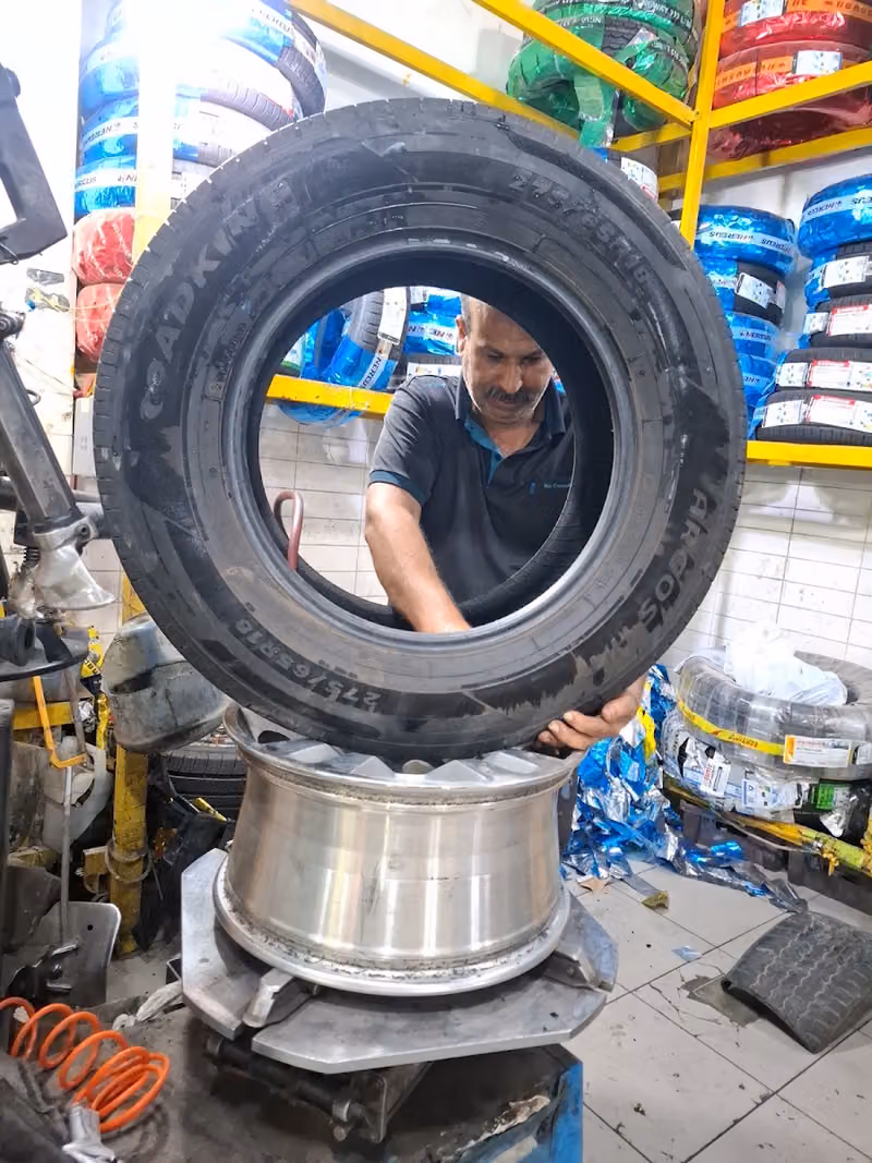 بنشر وبطاريات صدى الزيت لخدمات السيارات