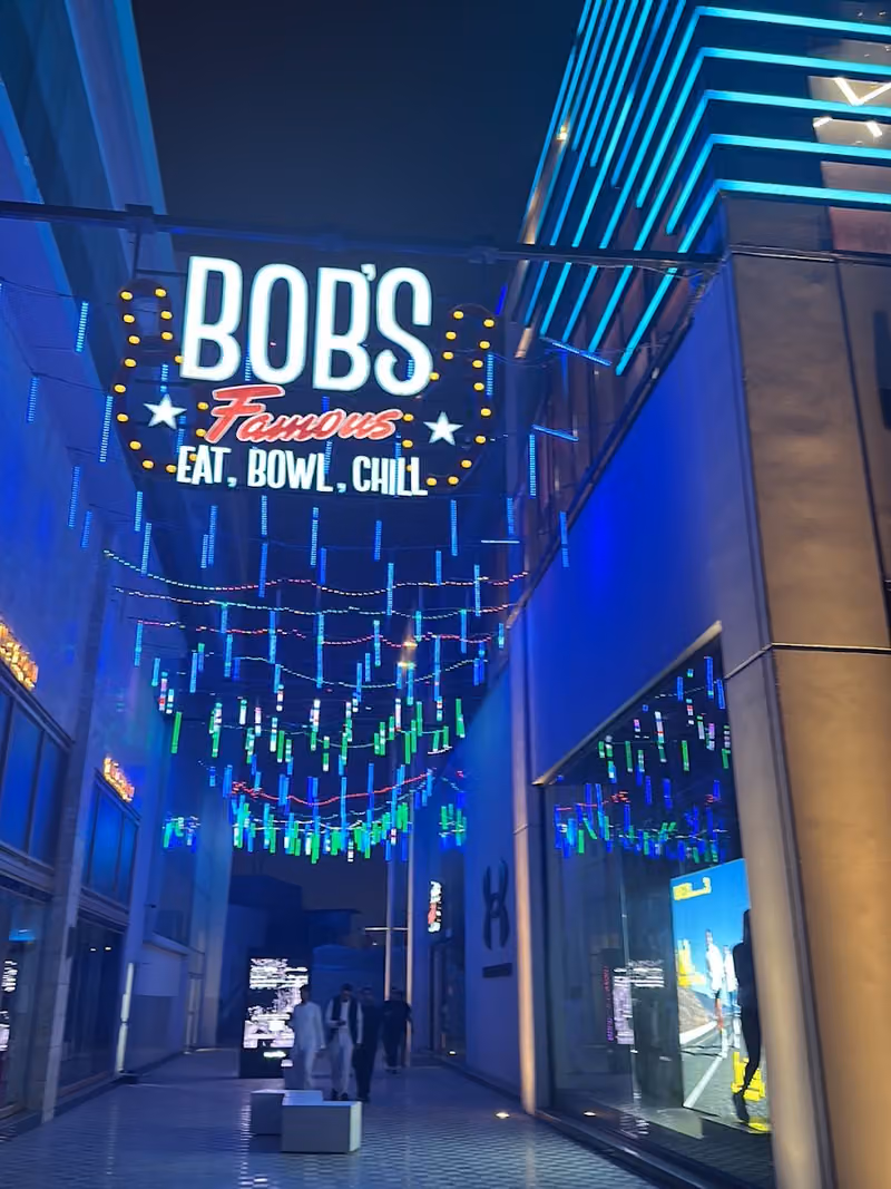 Bob's Famous - Uwalk Riyahd