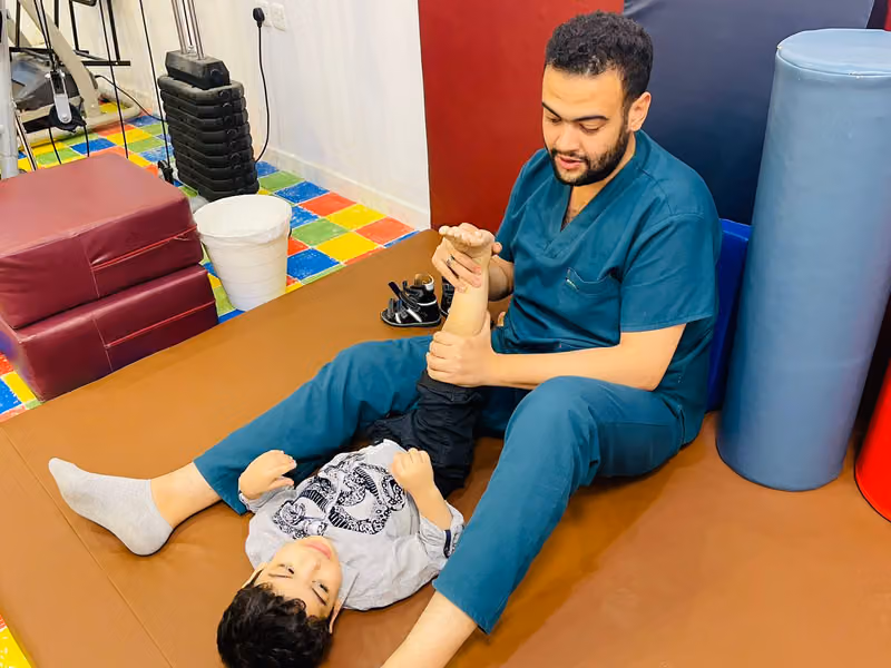 براعم التخصصي علاج طبيعي ونطق تخاطب