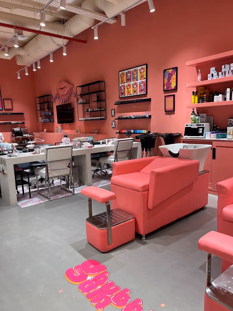 Bubblegum Beauty Bar and salon صالون ببل جم