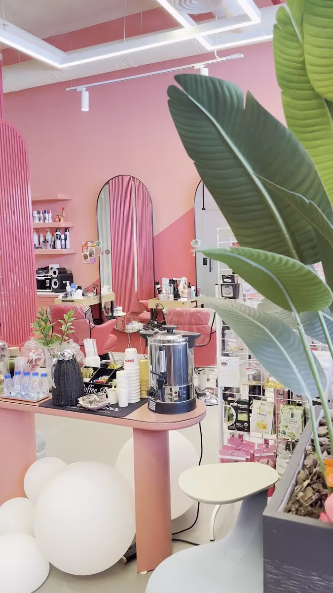 Bubblegum Beauty Bar and salon صالون ببل جم