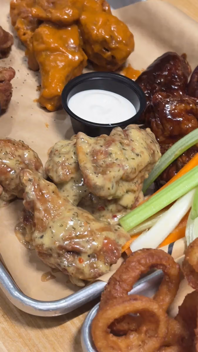 بافلو وايلد وينجز