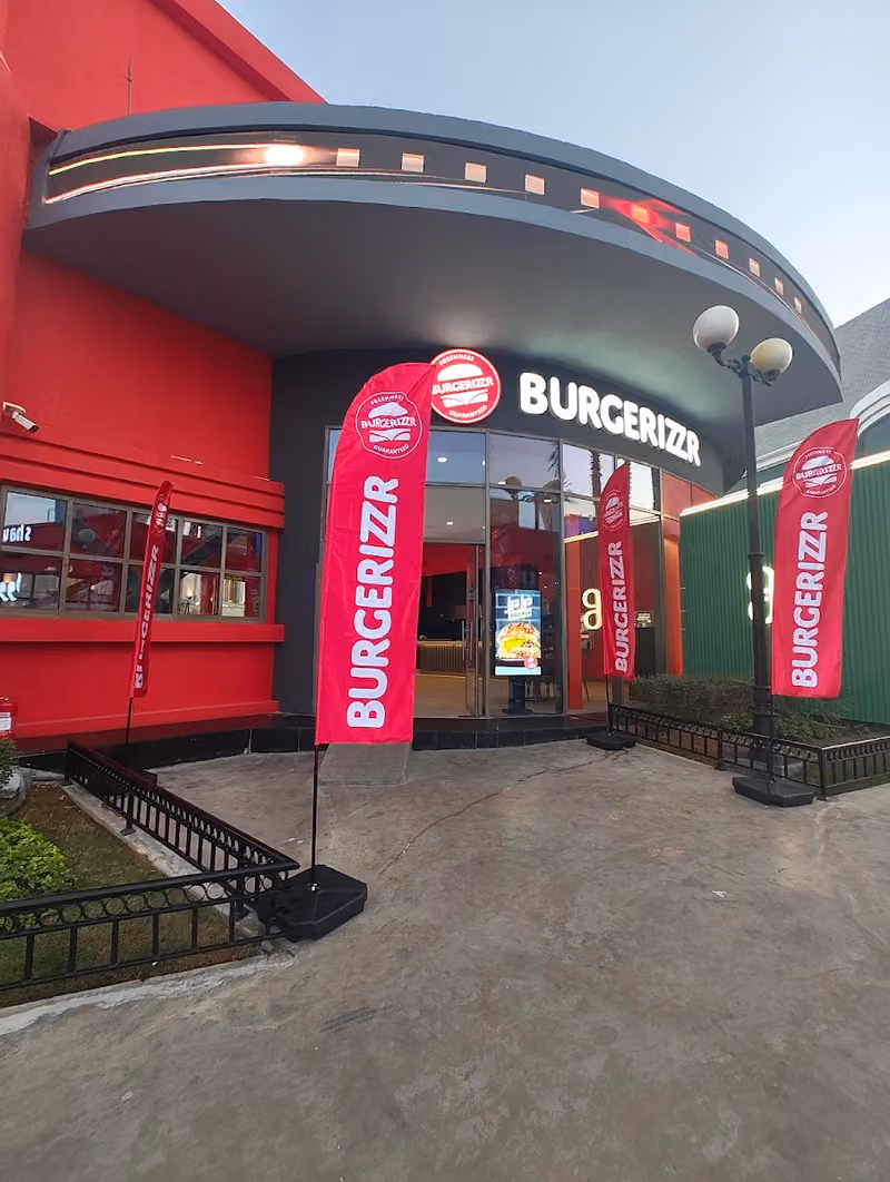 Burgerizzr Boulevard World