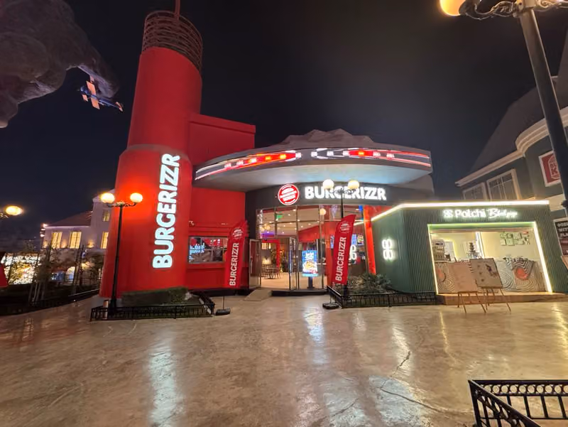 Burgerizzr Boulevard World