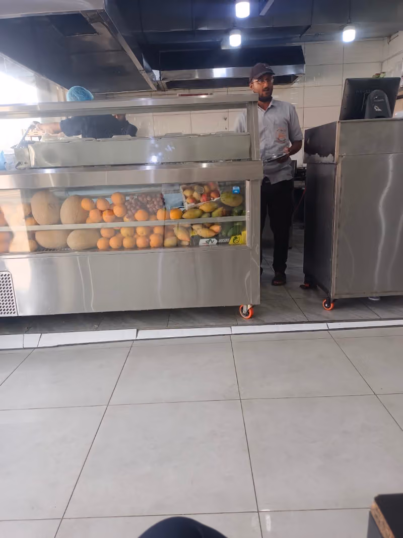 بوفية احلى رواق لتقديم الوجبات