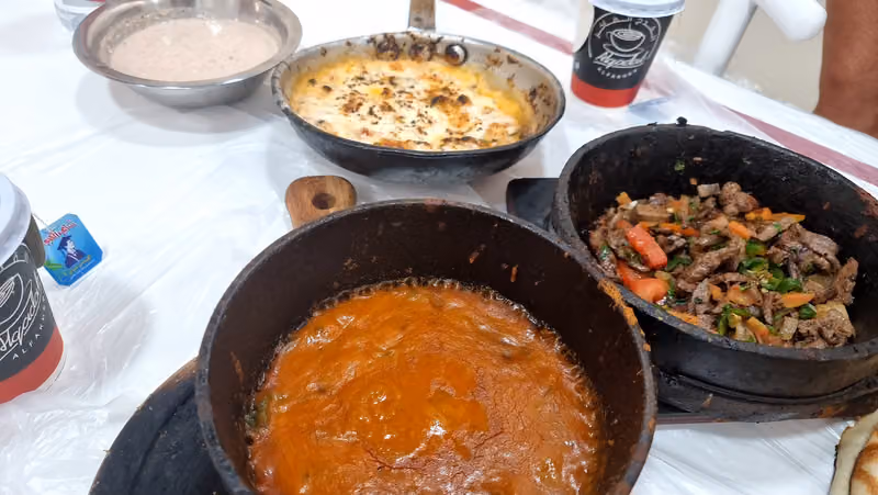 بوفية الموائد الفاخرة