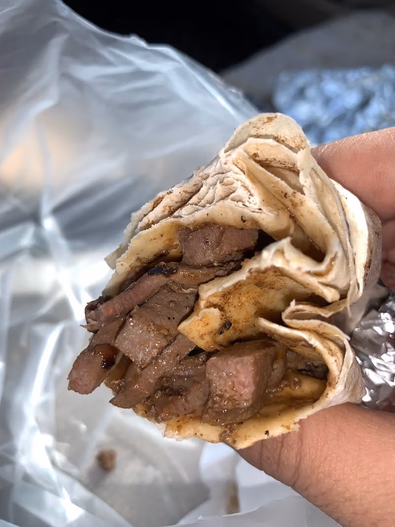 بوفية كباب وكبدة لتقديم الوجبات (كبدة ومعجنات مشعل سابقاً)