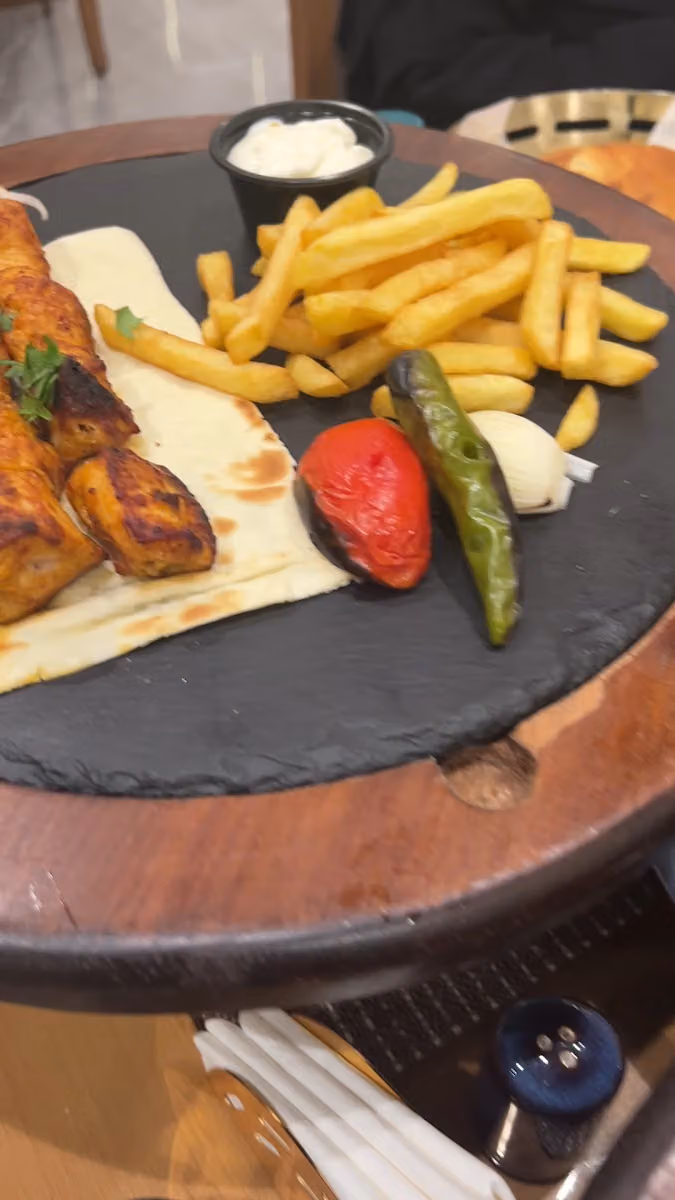 بيت الورد مطعم ولاونج
