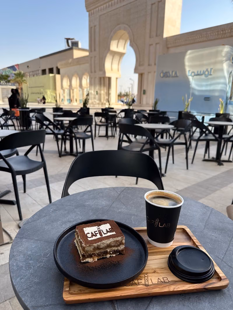 CAF LAB بارك افنيو