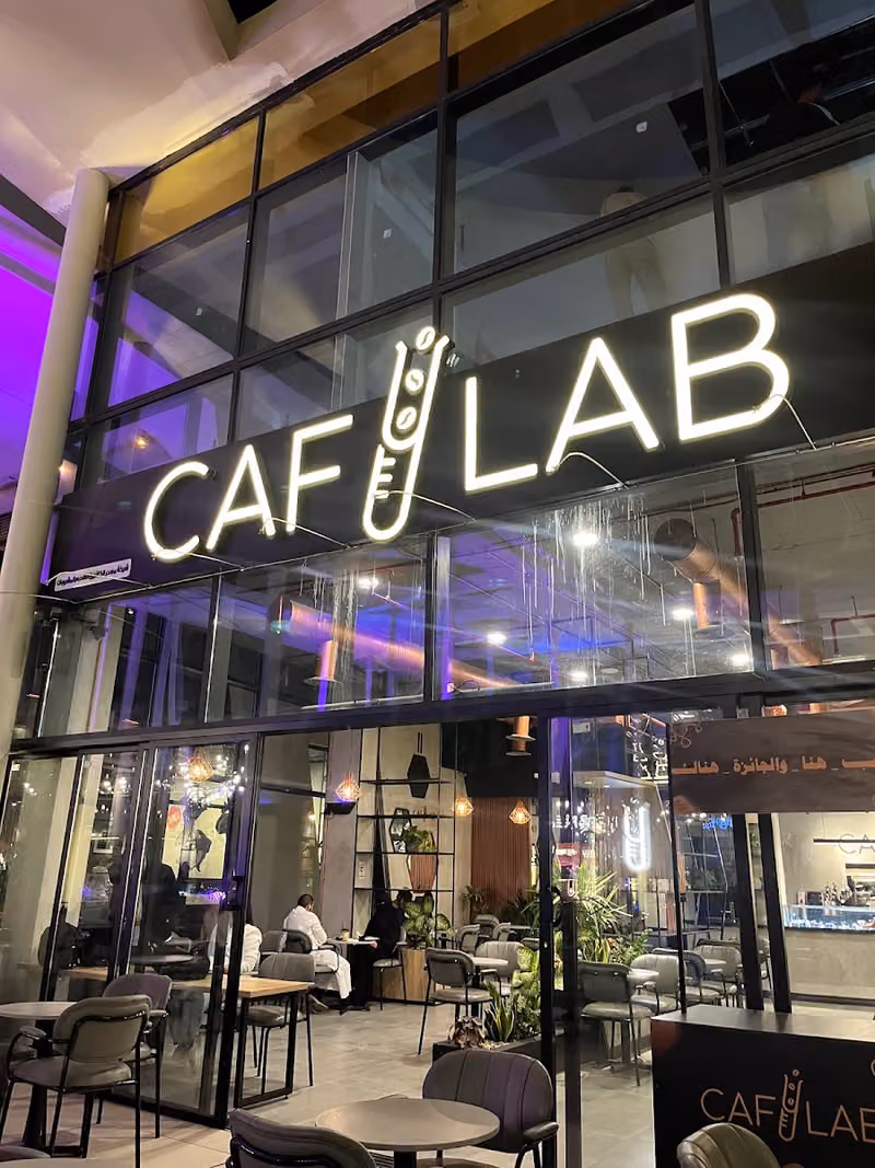 CAF LAB | River Walk