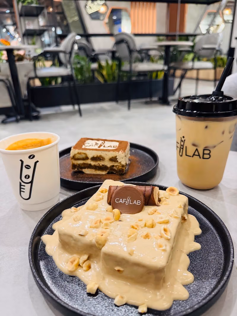 CAF LAB | River Walk