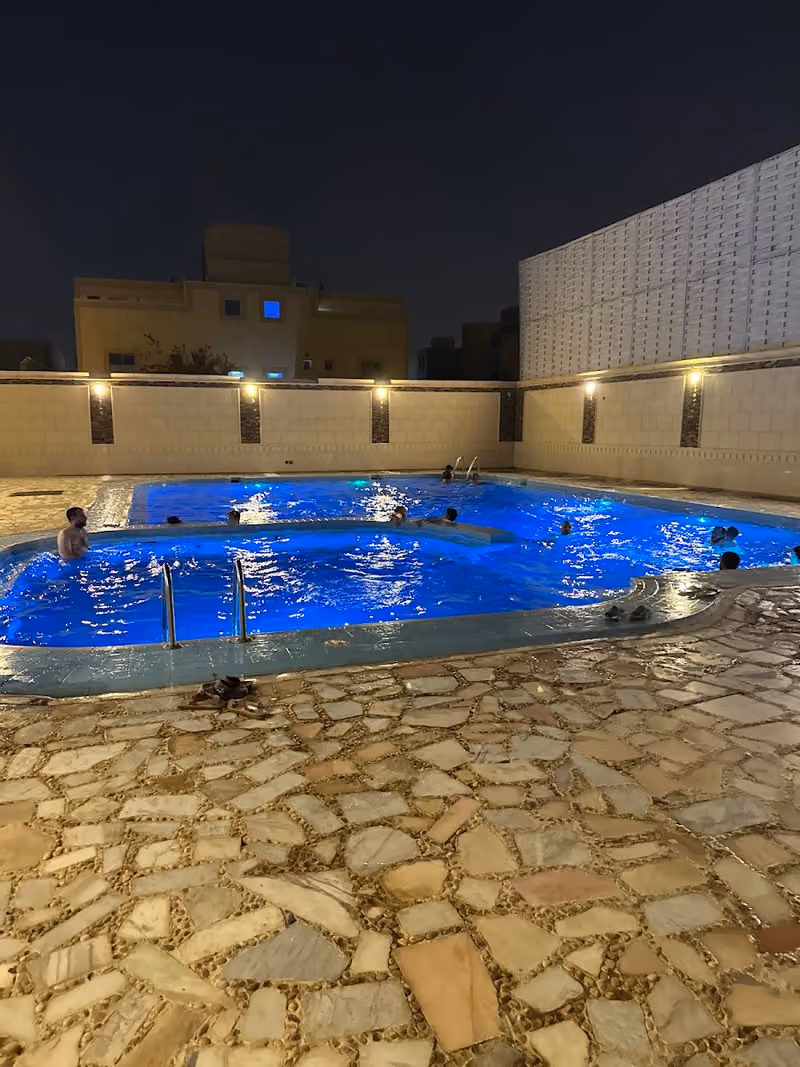 فندق السفير