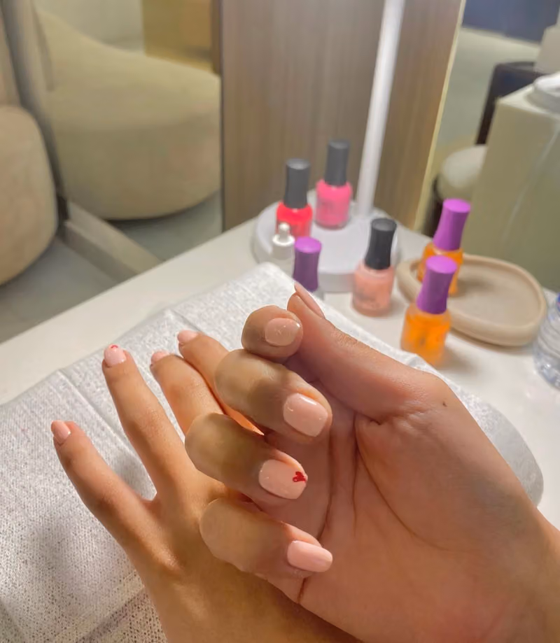 Caye (Hair & Nail Salon)