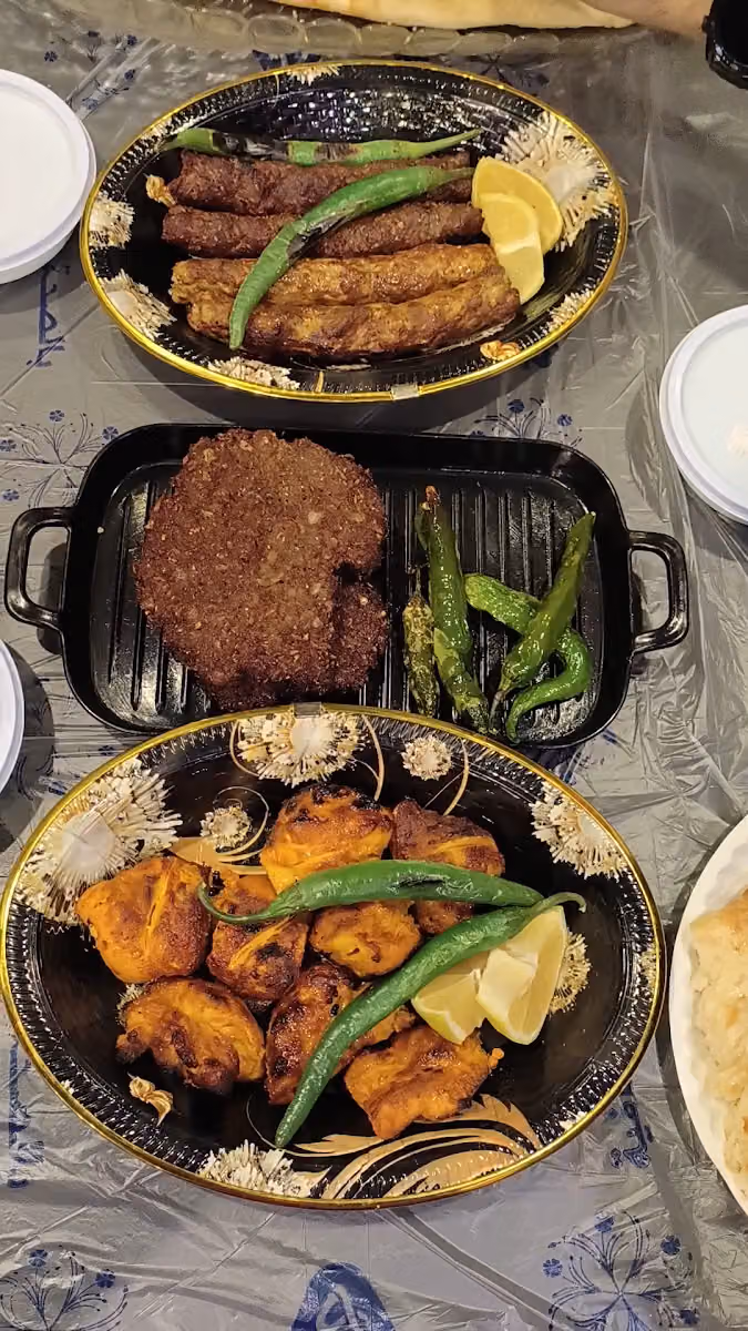 مطعم عين ثمر للأكلات الشعبيه