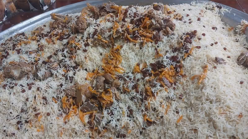 مطعم عين ثمر للأكلات الشعبيه
