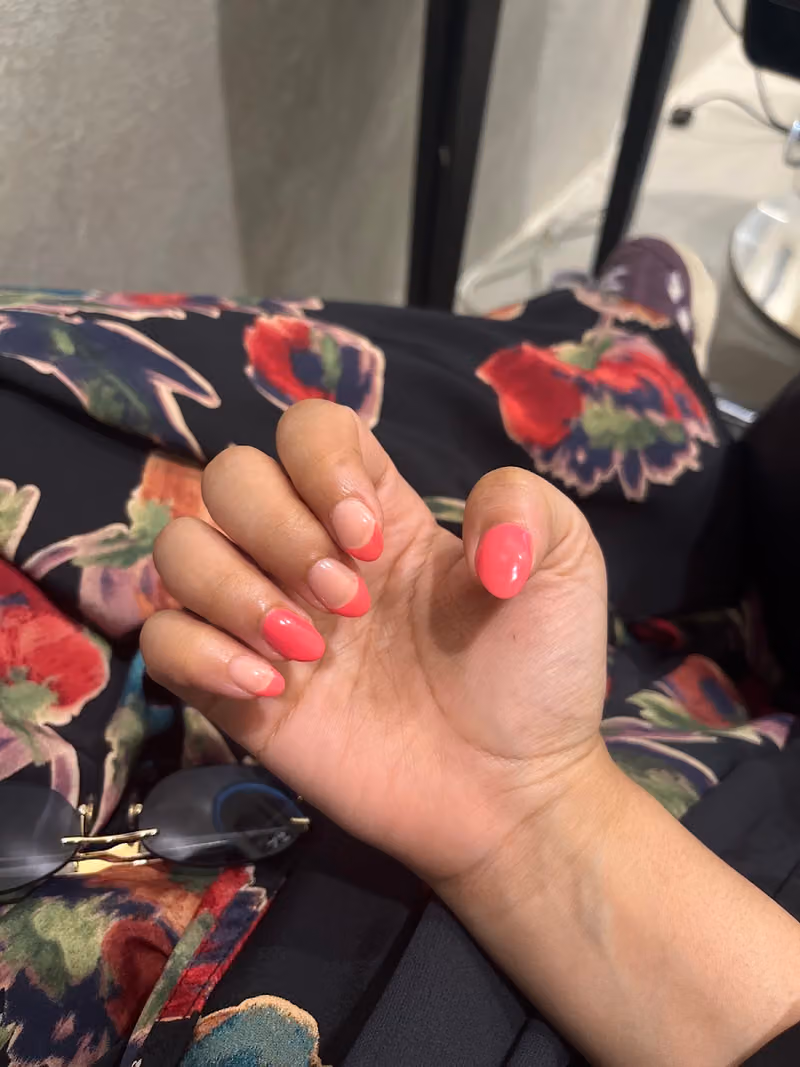 Circle Nail Bar