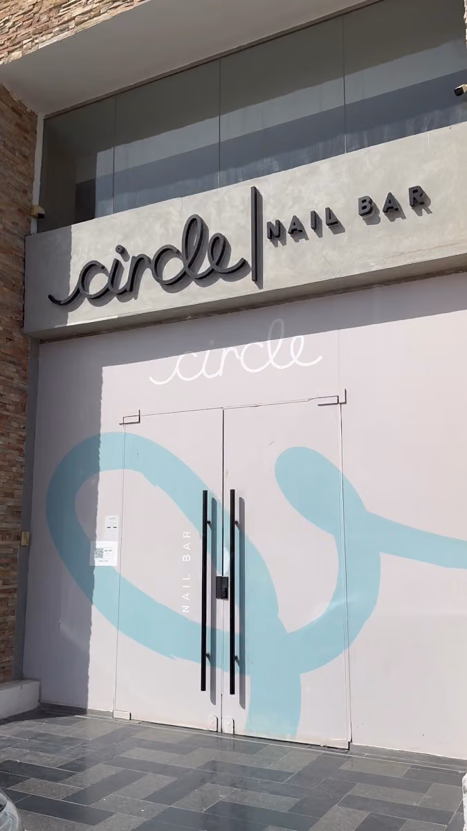 Circle Nail Bar